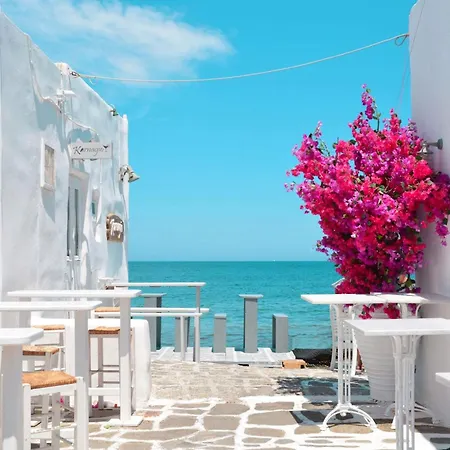 Naxos City Center Room Economy Quadruple Room Private Balcony City Views Вилла Naxos City