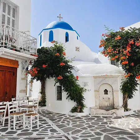 Вилла Naxos City Center Room Economy Quadruple Room Private Balcony City Views